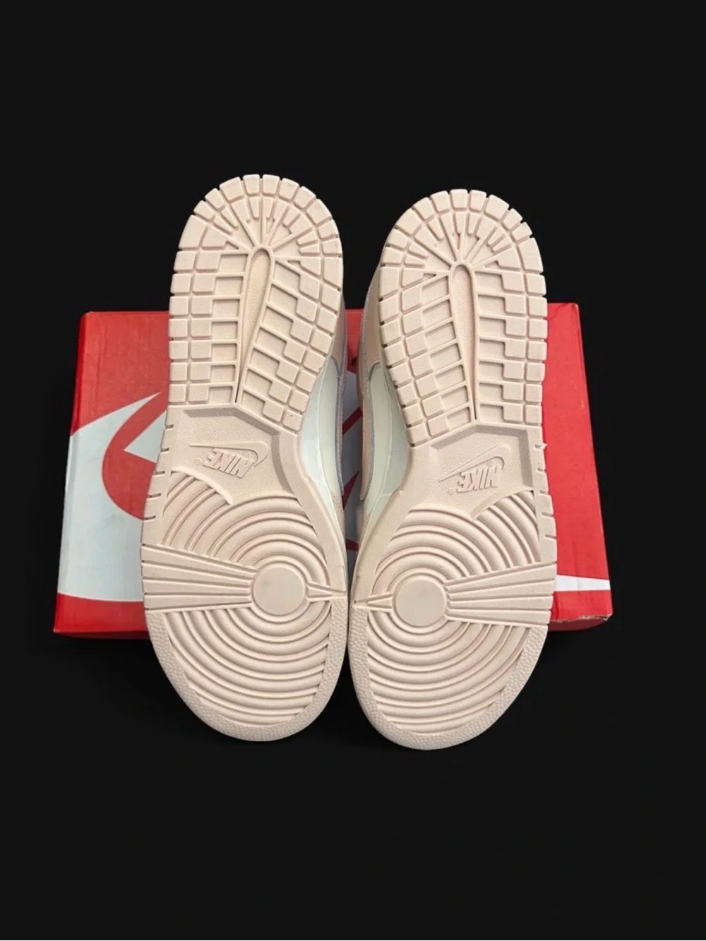 WOMENS NIKE DUNK LOW ORANGE PEARL SIZE 11.5 (MENS SIZE 10) NWT DEADSTOCK